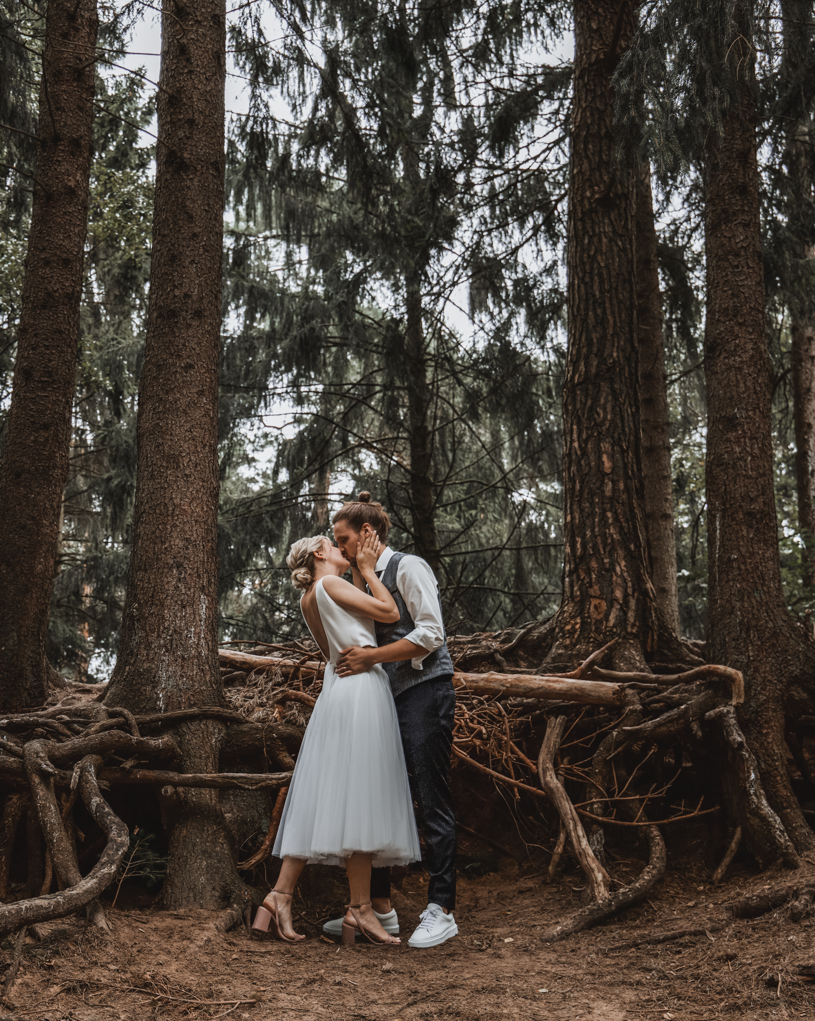 Brautpaar im Wald